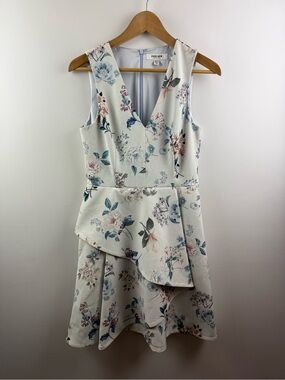 Ever New Felissa Floral V-Neck Cocktail Dress Size 6 Wedding Guest
